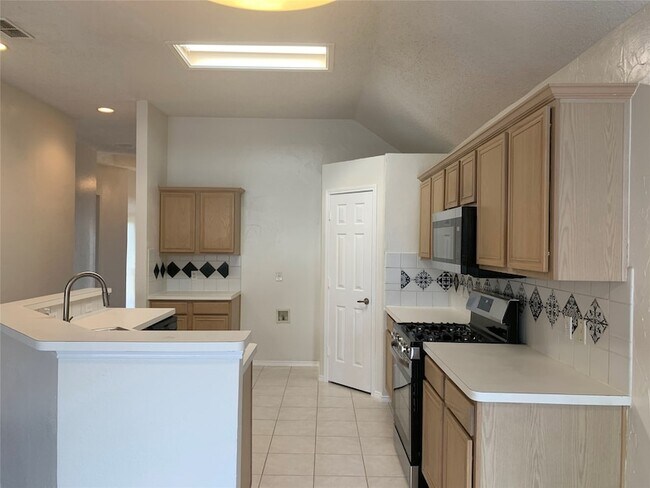 Building Photo - 4725 Park Bend Dr