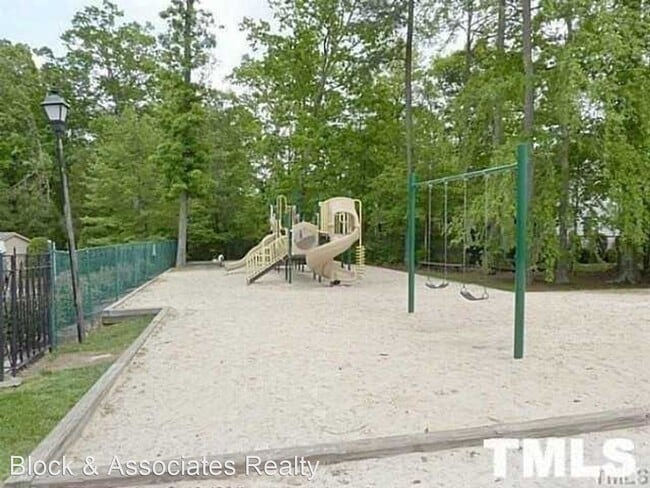 Building Photo - 4 br, 2.5 bath House - 14 Aman Court