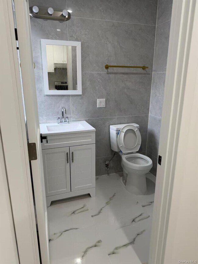 Building Photo - 86-05 Britton Ave