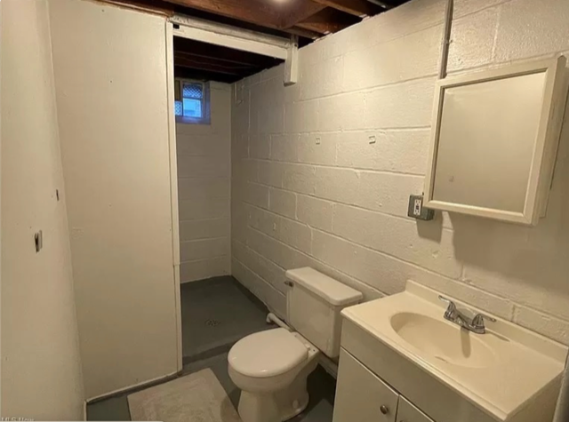 Bathroom 2 basement - 5413 Oakwood Ave