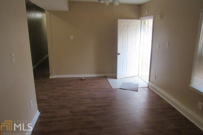 Building Photo - 2284 Alvin Dr NW