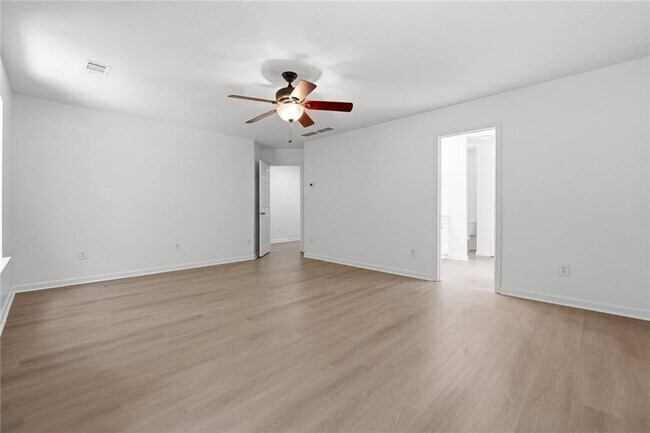 Building Photo - 3050 Centerglen Ln