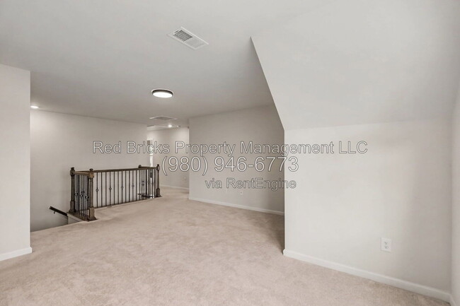 Building Photo - 16110 Winfield Hall Dr