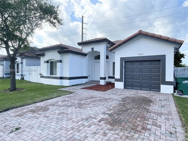 Building Photo - 13421 SW 280th Ter