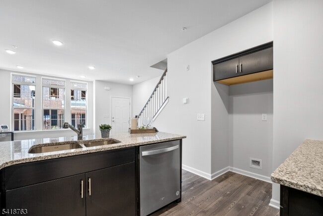 Building Photo - 39 Robeson St