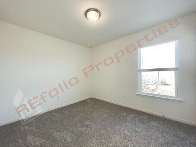 Building Photo - 6117 Oak Psge Dr