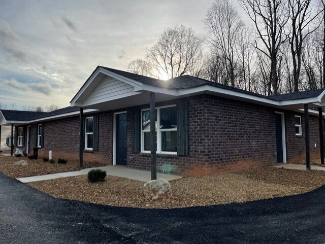 Building Photo - 69 McMurtry Rd