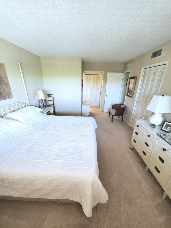 Building Photo - 2691 S Course Dr