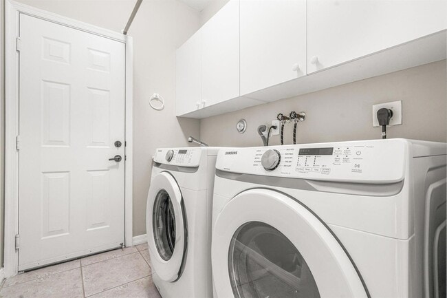 Building Photo - 1366 Crossbill Ct