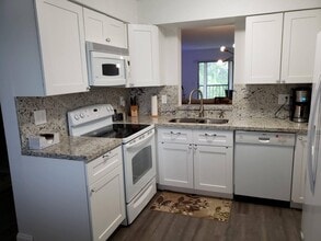 Building Photo - 7281 Amberly Ln