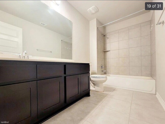 Building Photo - 9006 Gage Dr
