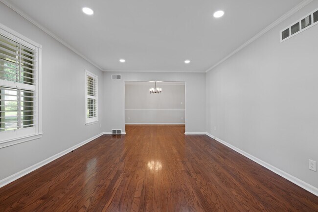 Building Photo - 1539 Brookside Dr