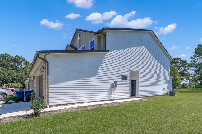 Building Photo - 14839 Spica Ct