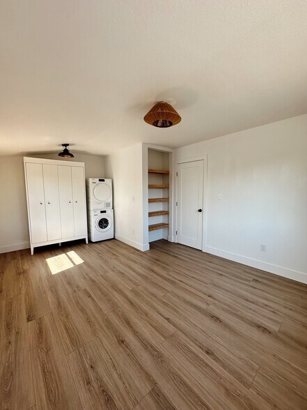 Building Photo - 1500 N Johnson Rd