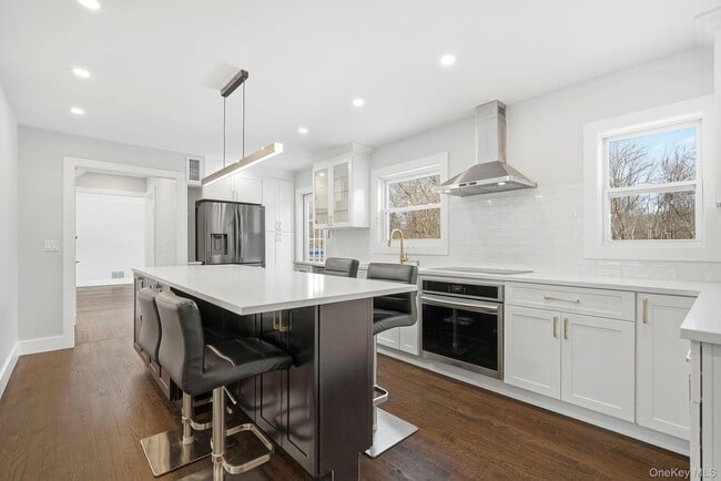 Building Photo - 7 Rural Dr