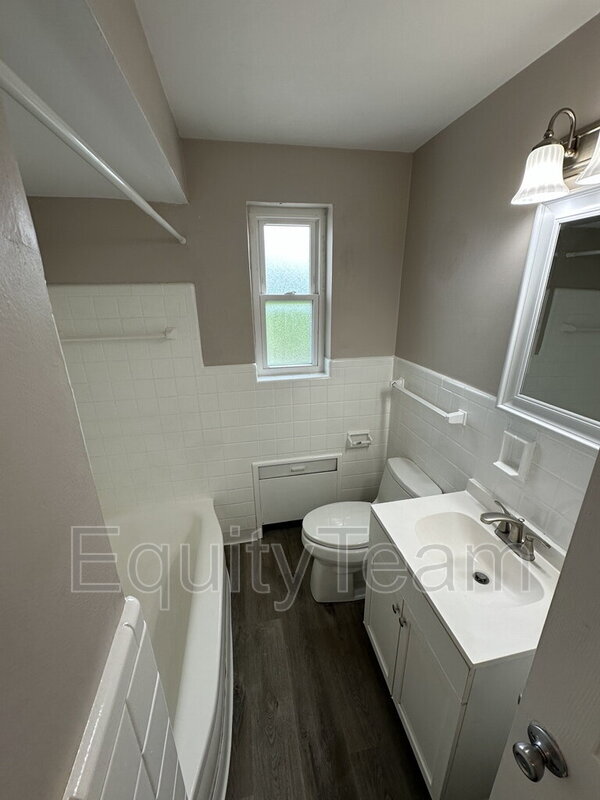 Building Photo - 3918 E Gatewood Ln
