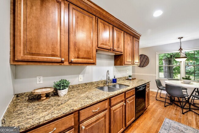 Building Photo - 801 Mockingbird Ln