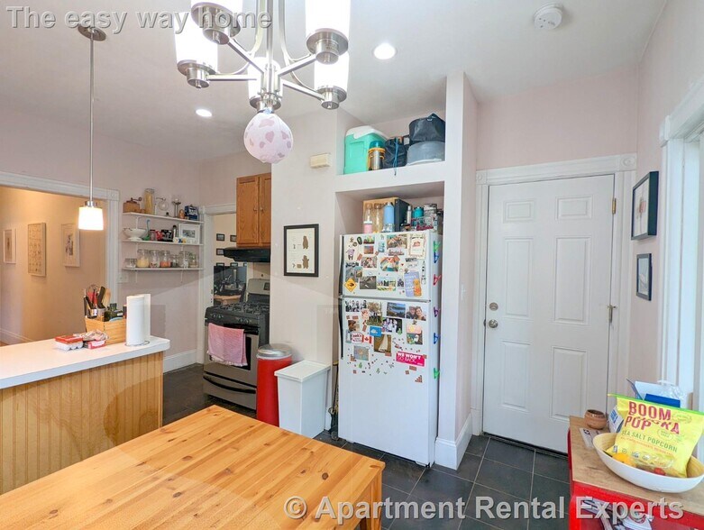 Building Photo - 392 Washington St