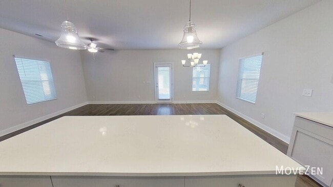 Building Photo - 768 Lightrail Dr