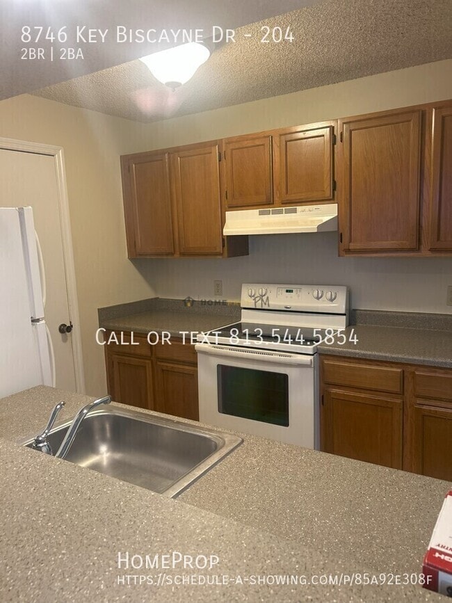 Building Photo - 8746 Key Biscayne Dr