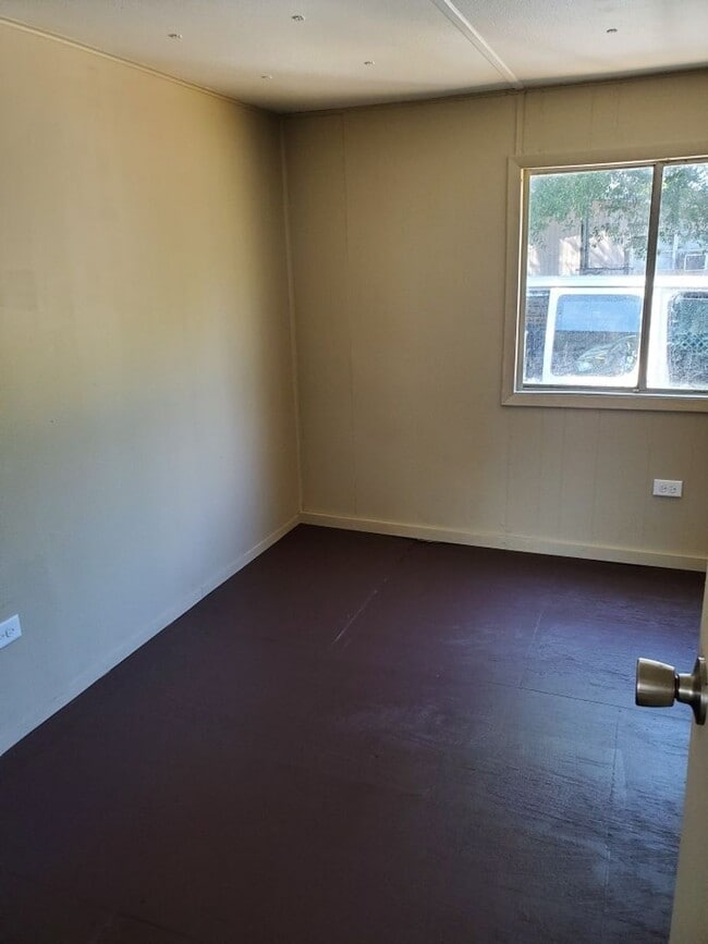 Building Photo - Two Bedroom One Bath Manufactured Home - G...