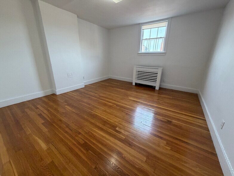 Building Photo - 28 Mount Vernon St