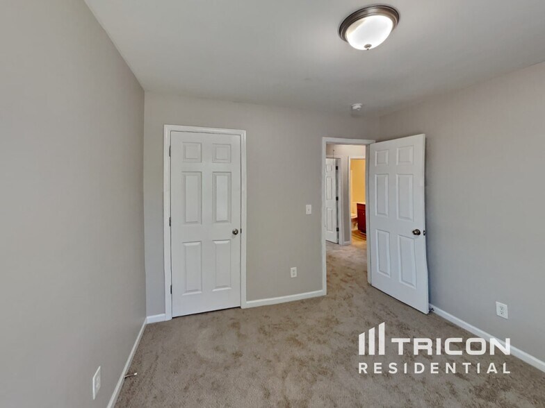 Building Photo - 1325 Rushing Creek Pkwy