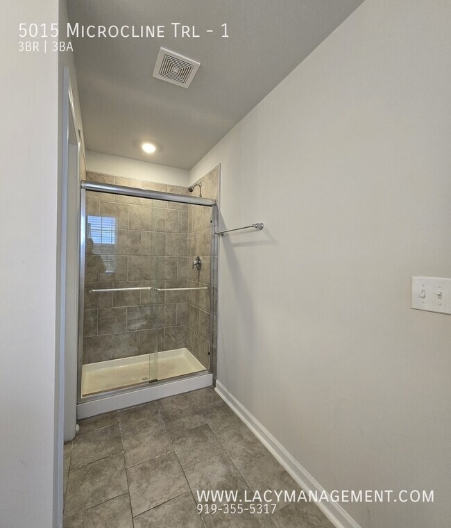 Building Photo - 5015 Microcline Trl