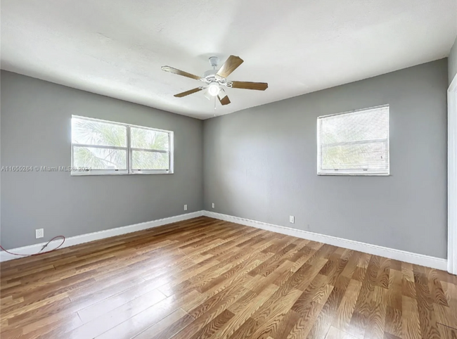 Master bedroom - 4043 NW 16th St