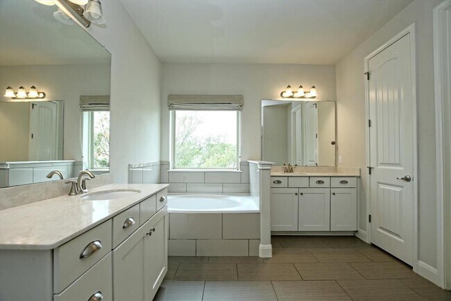 Building Photo - 7837 Aria Loop