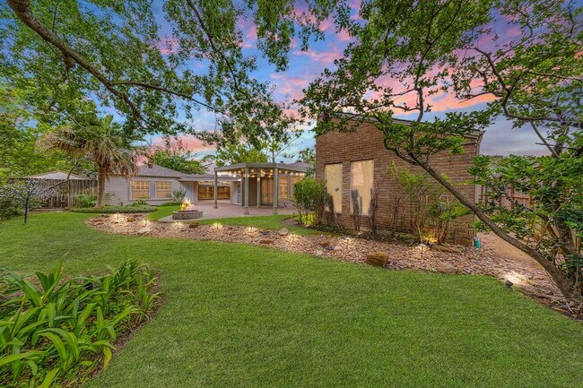 Building Photo - 11503 Lakeside Pl Dr