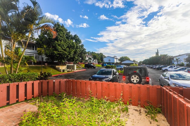 Building Photo - Palehua Villas in Upper Makakilo - Freshly...