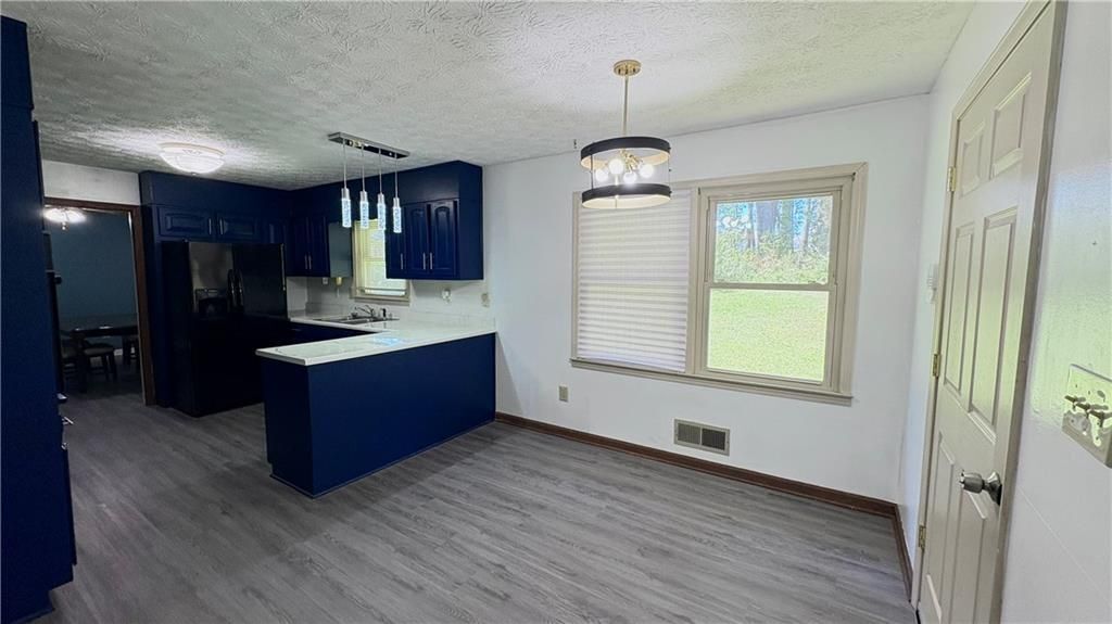 Building Photo - 2421 Fieldstone Dr SE