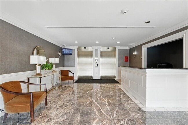 Building Photo - 197 8th St