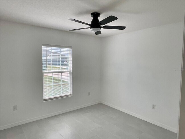 Building Photo - 270 Hyacinth Ct