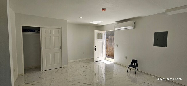 Building Photo - Centrally Located Brand New Studio ADU wit...