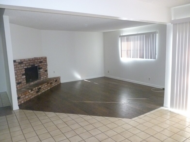 Building Photo - 2286 Pacific Ave