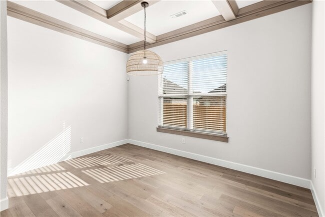 Building Photo - 701 Bronco St