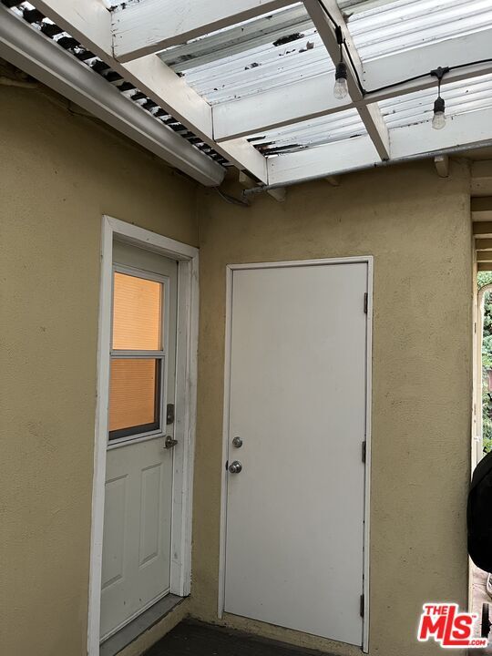 Building Photo - 3800 W Legion Ln