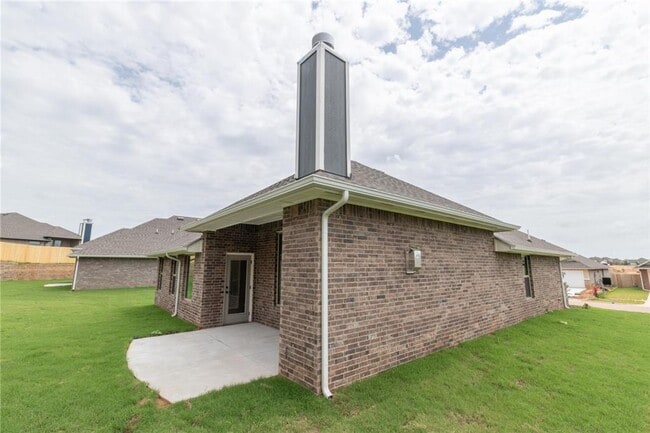 Building Photo - 8233 Hazelwood Way