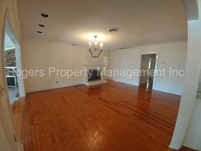 Building Photo - 1909 Marina Rd