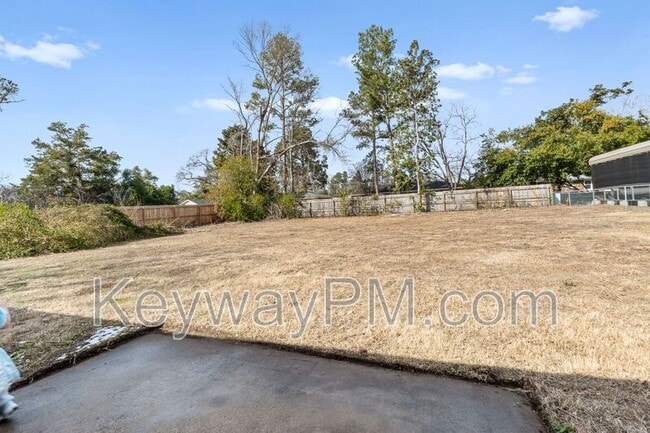 Building Photo - 3645 Westwood Dr