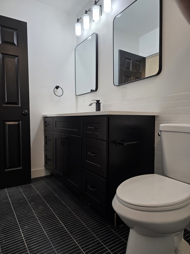 Building Photo - 2437 S Bannock St