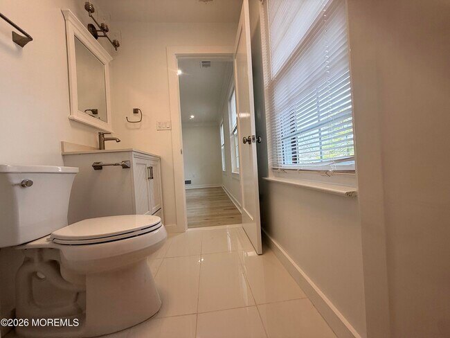 Building Photo - 15 Lindsey Cir