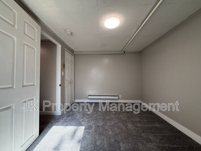 Building Photo - 812 2nd St SW