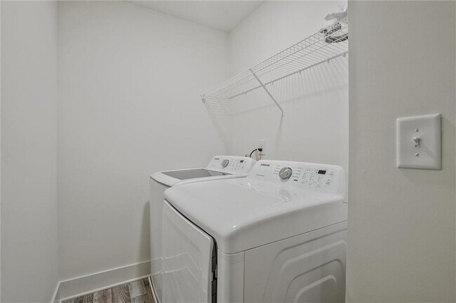 Building Photo - 2235 Mulsanne Dr