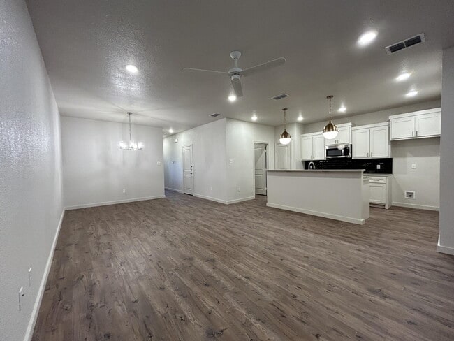 Building Photo - 10921 Abbeville Ave