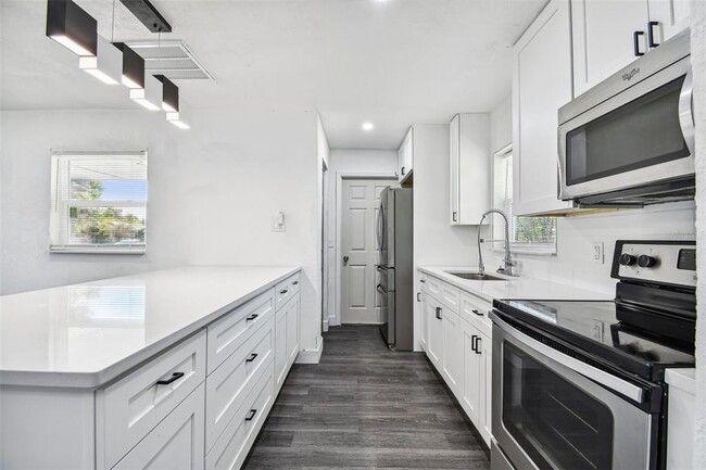Building Photo - 4853 Lanette St