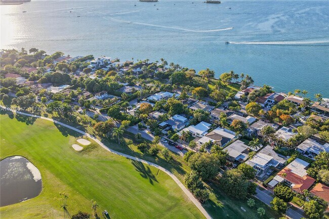 Building Photo - 1000 N Shore Dr