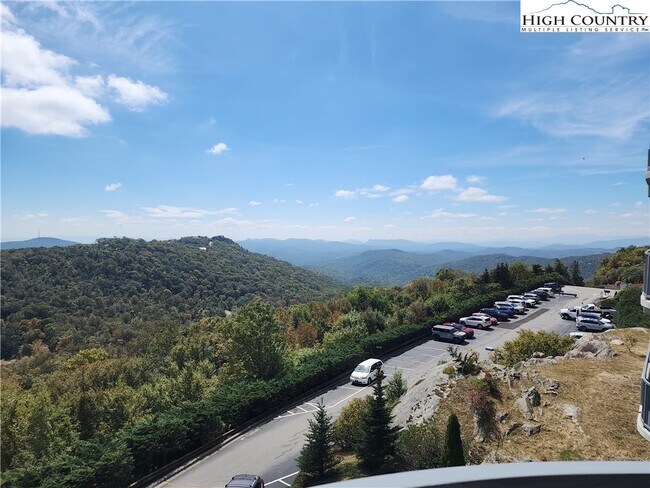 Building Photo - 303 Sugar Top Dr